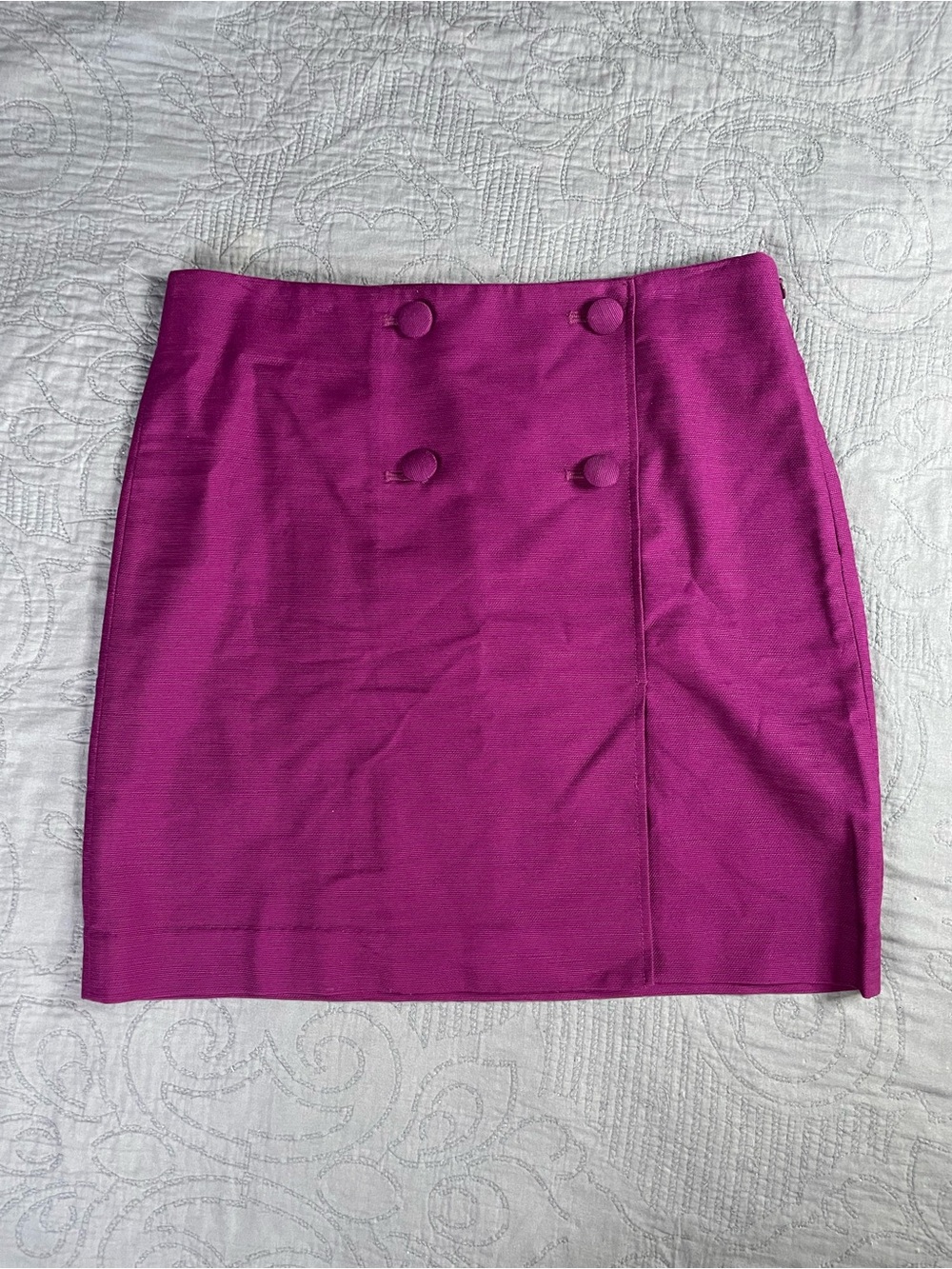 Ann Taylor LOFT Skirt Maroon Zip Side Straight Knee Length Buttons Size 8